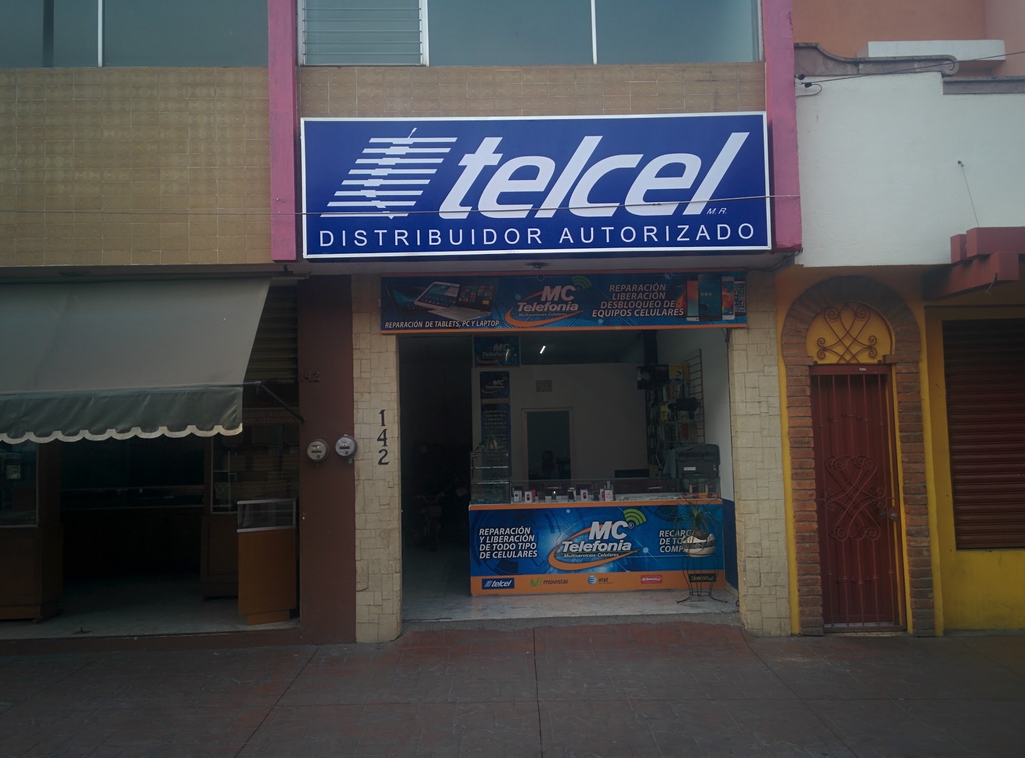 Fachada del taller MCTelefonía en Benito Juárez #142, La Piedad, Mich.
